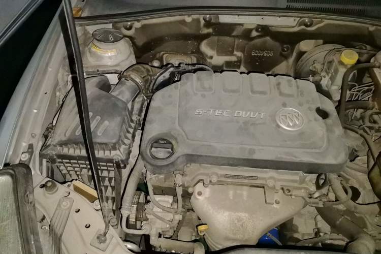 Used Buick Excelle 2013 1.5L Automatic Luxury Model Engine Bay Right