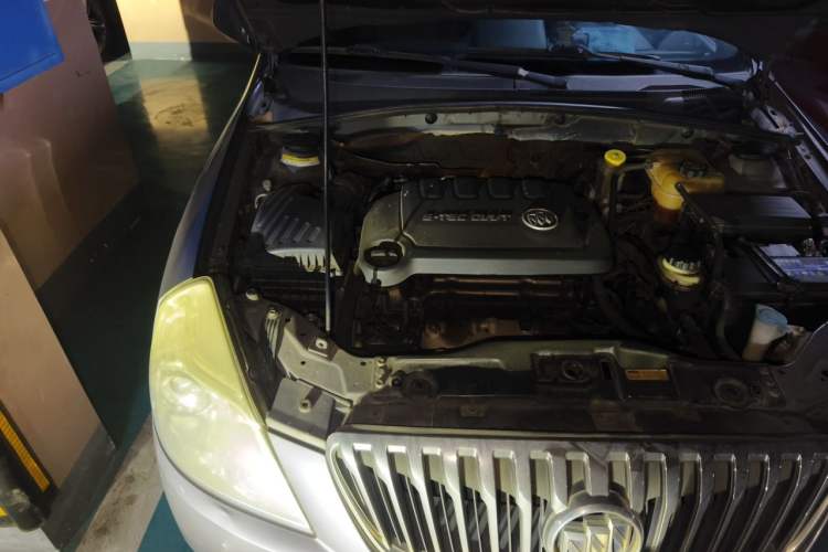 Used Buick Excelle 2013 1.5L Manual Classic Model Engine Bay Right