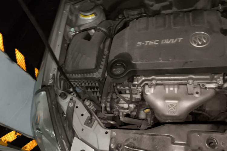 Used Buick Excelle 2013 1.5L Automatic Classic Model Engine Bay Right