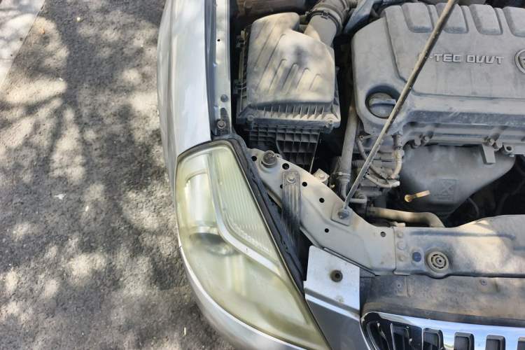 Used Buick Excelle 2013 1.5L Manual Classic Model Engine Bay Right