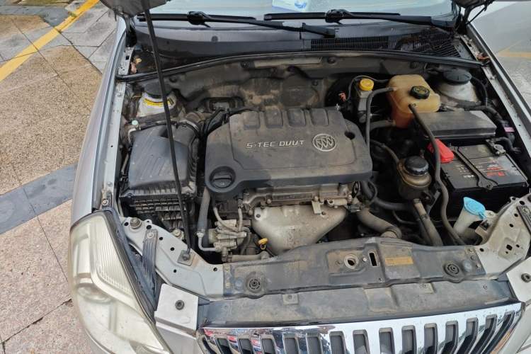 Used Buick Excelle 2013 1.5L Automatic Classic Model Engine Bay Right
