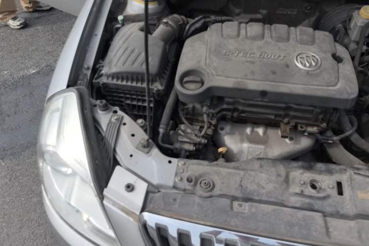 Used Buick Excelle 2013 1.5L Manual Luxury Model Engine Bay Right