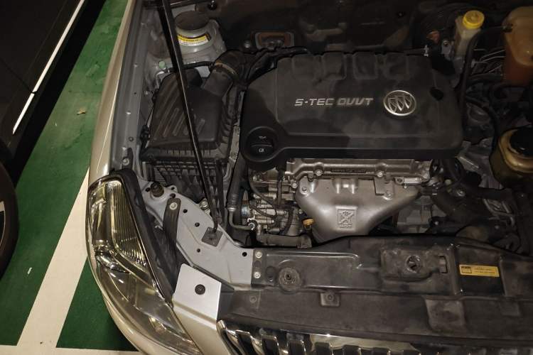 Used Buick Excelle 2013 1.5L Automatic Classic Model Engine Bay Right