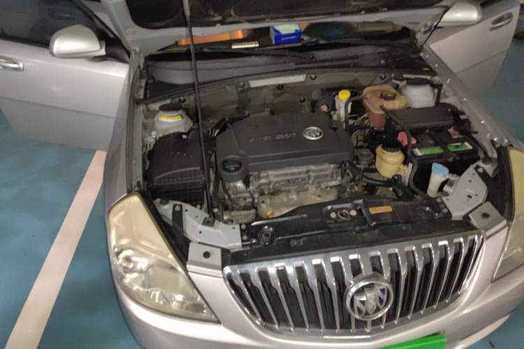 Used Buick Excelle 2013 1.5L Automatic Classic Model Engine Bay Right