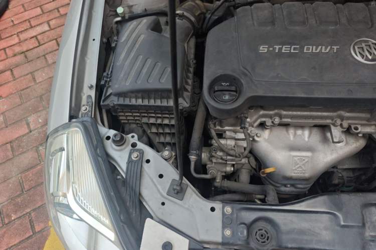 Used Buick Excelle 2013 1.5L Automatic Classic Model Engine Bay Right