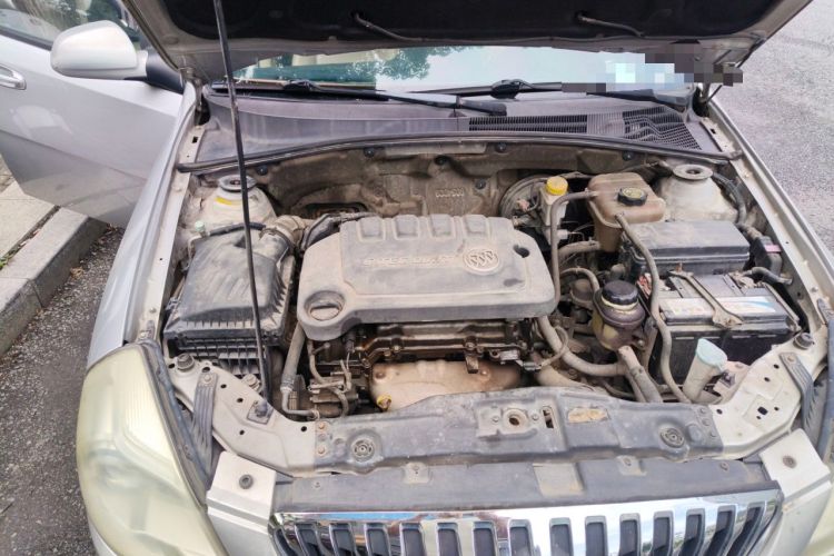 Used Buick Excelle 2013 1.5L Automatic Luxury Model Engine Bay Right