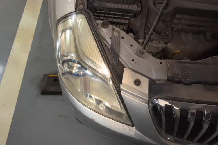 Used Buick Excelle 2013 1.5L Automatic Classic Model Engine Bay Right