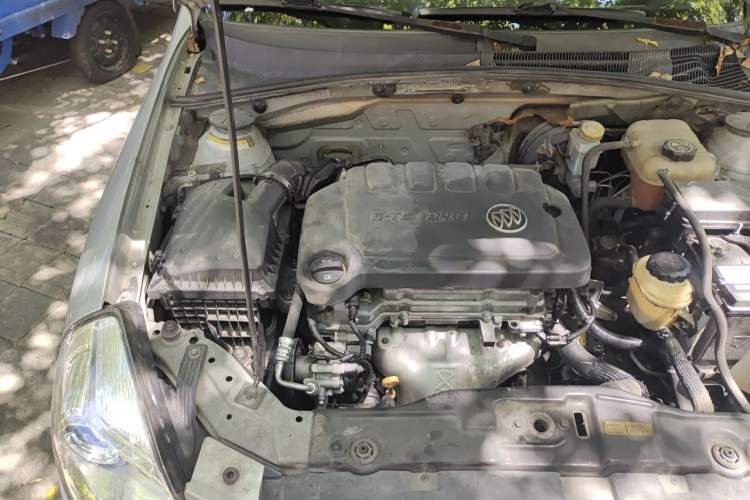 Used Buick Excelle 2013 1.5L Automatic Classic Model Engine Bay Right