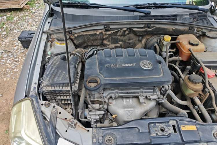 Used Buick Excelle 2013 1.5L Manual Classic Model Engine Bay Right