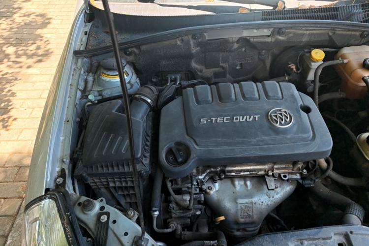Used Buick Excelle 2013 1.5L Automatic Classic Model Engine Bay Right