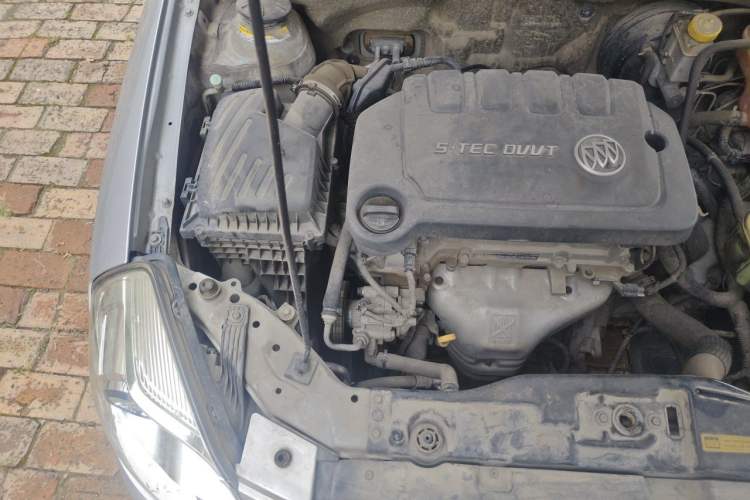 Used Buick Excelle 2013 1.5L Manual Classic Model Engine Bay Right