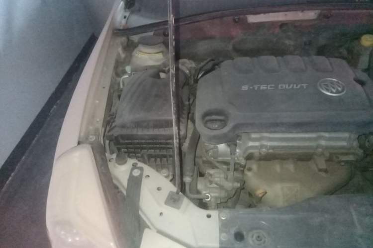 Used Buick Excelle 2013 1.5L Automatic Classic Model Engine Bay Right