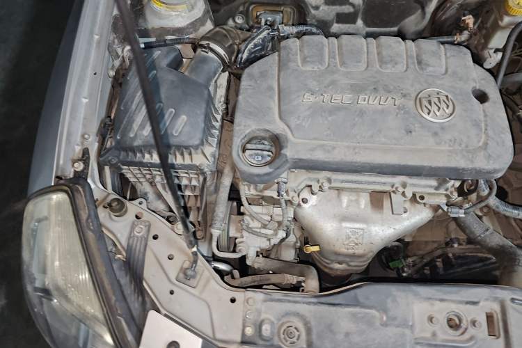 Used Buick Excelle 2013 1.5L Automatic Classic Model Engine Bay Right