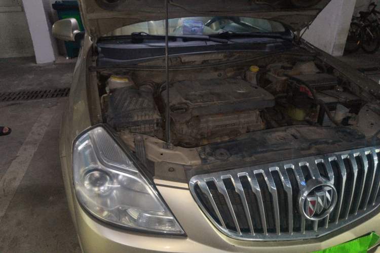 Used Buick Excelle 2013 1.5L Automatic Luxury Model Engine Bay Right