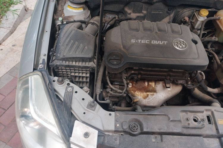 Used Buick Excelle 2013 1.5L Automatic Classic Model Engine Bay Right
