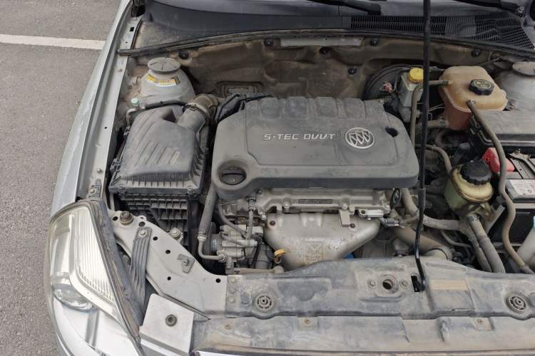 Used Buick Excelle 2013 1.5L Automatic Luxury Model Engine Bay Right