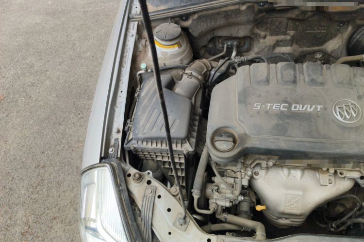 Used Buick Excelle 2013 1.5L Automatic Classic Model Engine Bay Right