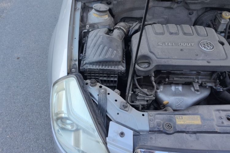 Used Buick Excelle 2013 1.5L Manual Luxury Model Engine Bay Right