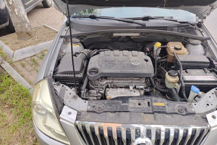 Used Buick Excelle 2013 1.5L Automatic Classic Model Engine Bay Right