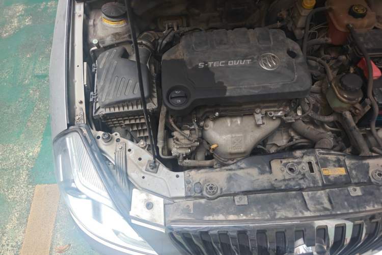 Used Buick Excelle 2013 1.5L Automatic Classic Model Engine Bay Right