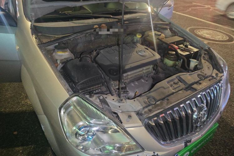 Used Buick Excelle 2013 1.5L Manual Classic Model Engine Bay Right