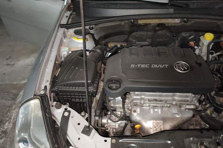 Used Buick Excelle 2013 1.5L Automatic Classic Model Engine Bay Right