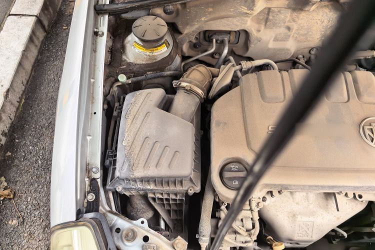 Used Buick Excelle 2013 1.5L Automatic Classic Model Engine Bay Right