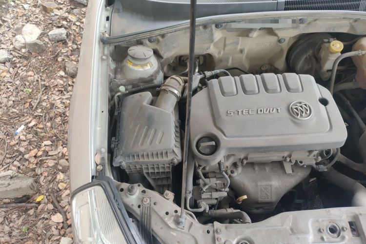 Used Buick Excelle 2013 1.5L Manual Luxury Model Engine Bay Right