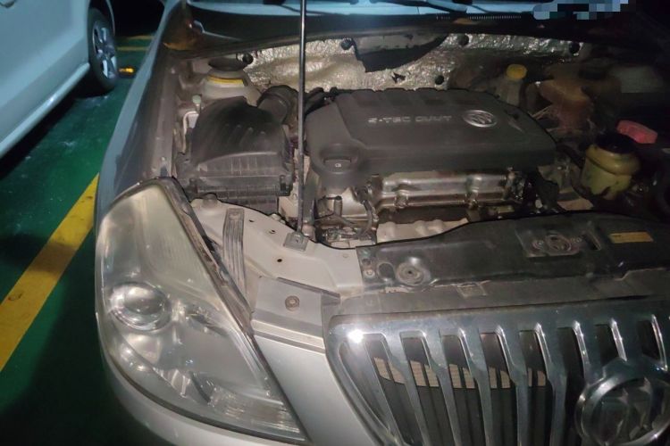 Used Buick Excelle 2013 1.5L Automatic Classic Model Engine Bay Right