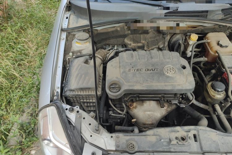 Used Buick Excelle 2013 1.5L Manual Luxury Model Engine Bay Right