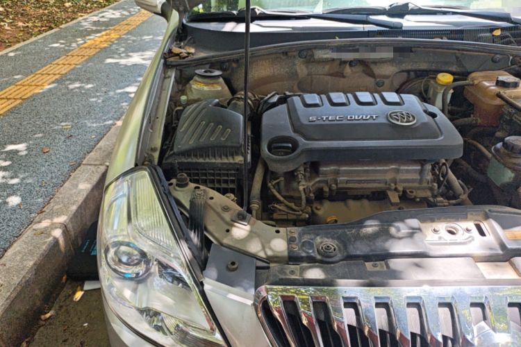 Used Buick Excelle 2013 1.5L Manual Classic Model Engine Bay Right