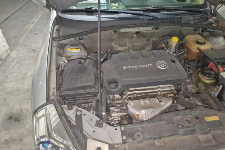 Used Buick Excelle 2013 1.5L Automatic Classic Model Engine Bay Right