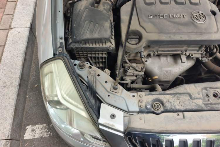 Used Buick Excelle 2013 1.5L Automatic Classic Model Engine Bay Right