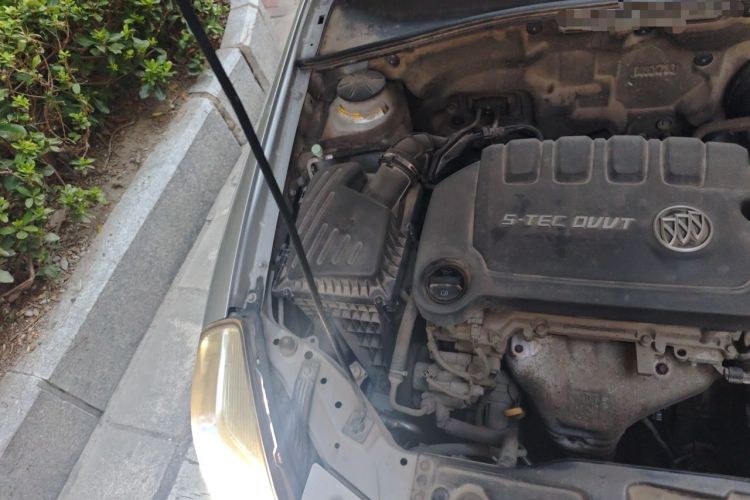 Used Buick Excelle 2013 1.5L Automatic Classic Model Engine Bay Right
