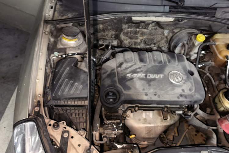 Used Buick Excelle 2013 1.5L Manual Luxury Model Engine Bay Right