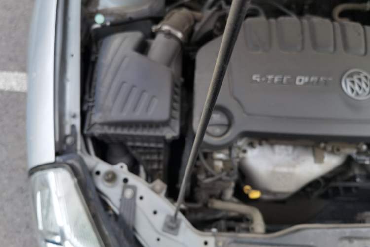 Used Buick Excelle 2013 1.5L Automatic Classic Model Engine Bay Right