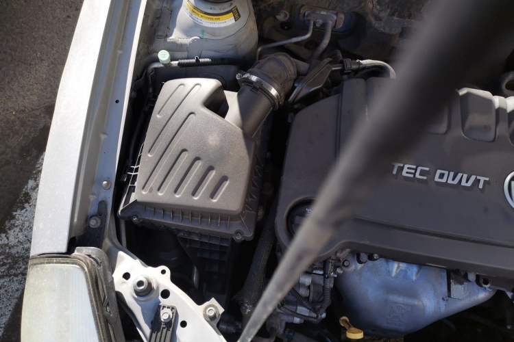 Used Buick Excelle 2013 1.5L Automatic Classic Model Engine Bay Right