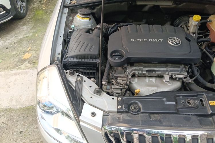 Used Buick Excelle 2013 1.5L Manual Classic Model Engine Bay Right