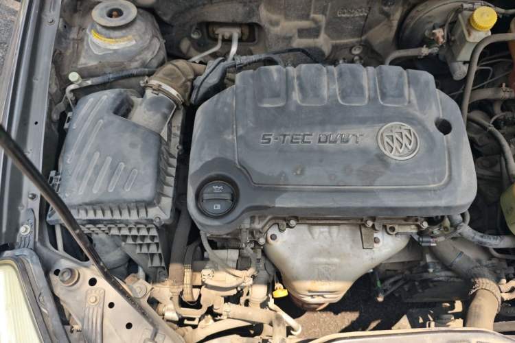 Used Buick Excelle 2013 1.5L Automatic Classic Model Engine Bay Right