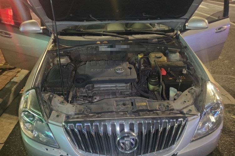 Used Buick Excelle 2013 1.5L Manual Classic Model Engine Bay