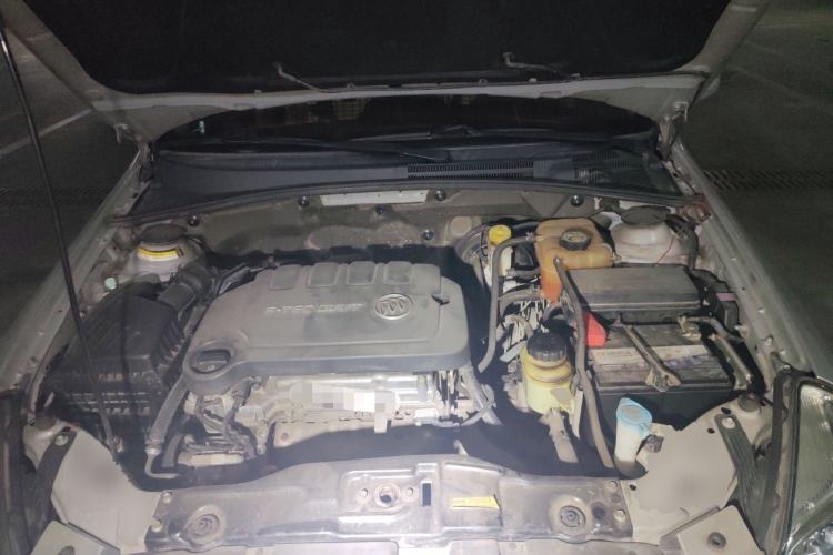 Used Buick Excelle 2013 1.5L Manual Classic Model Engine Bay