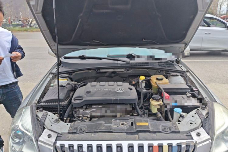 Used Buick Excelle 2013 1.5L Automatic Classic Model Engine Bay