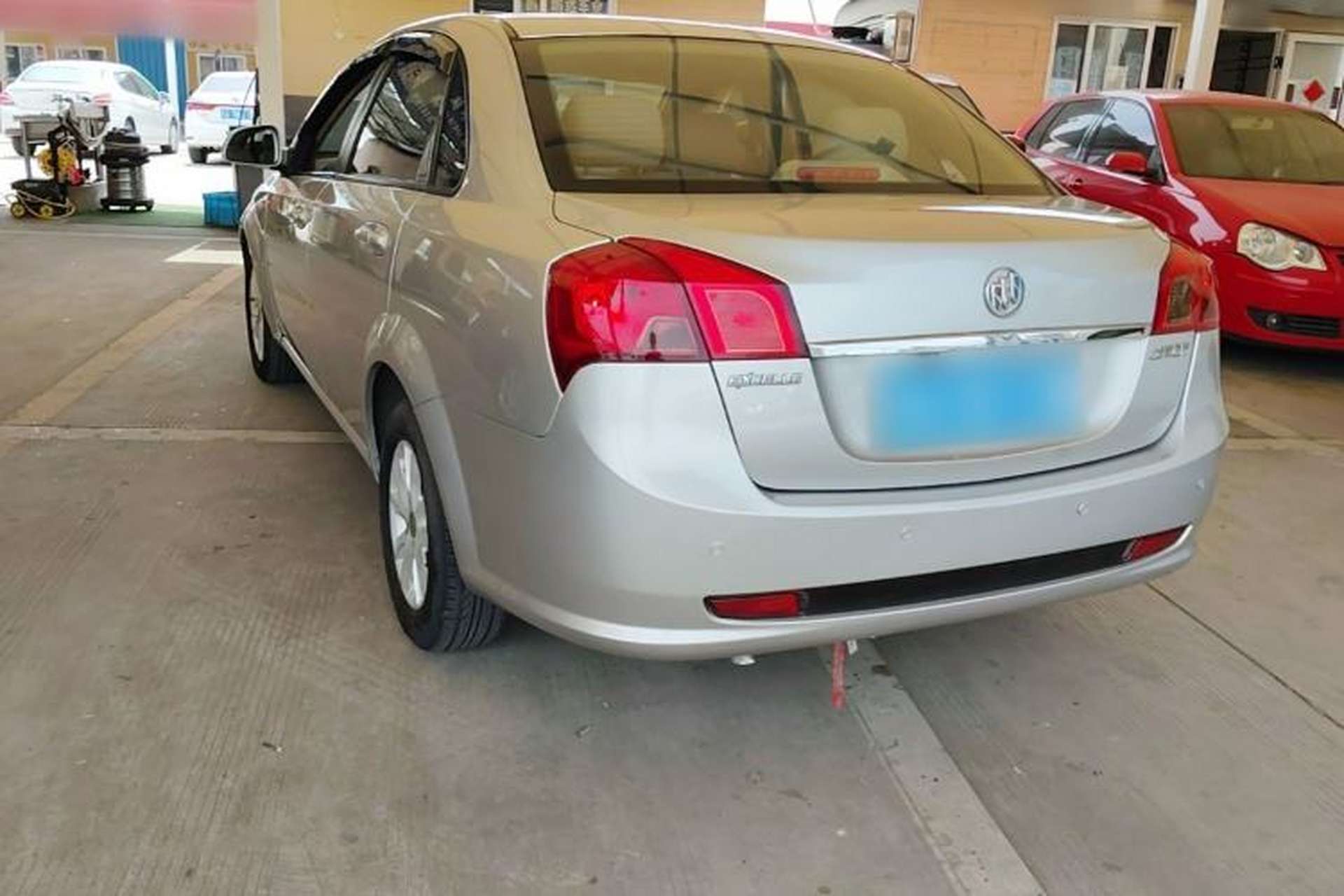 Used Buick Excelle 2013 1.5L Automatic Classic Model Exterior 2