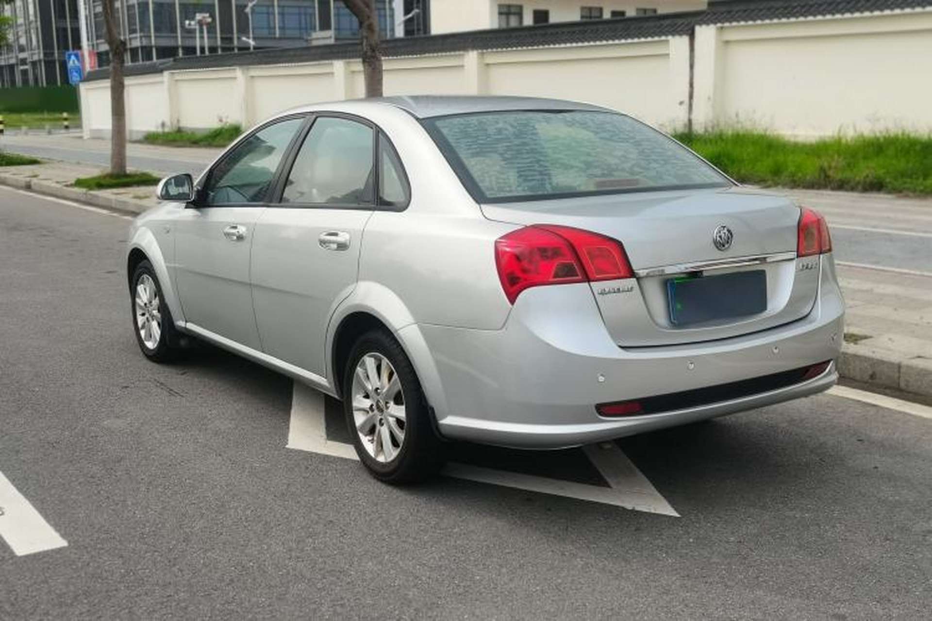 Used Buick Excelle 2013 1.5L Automatic Luxury Model Exterior 4