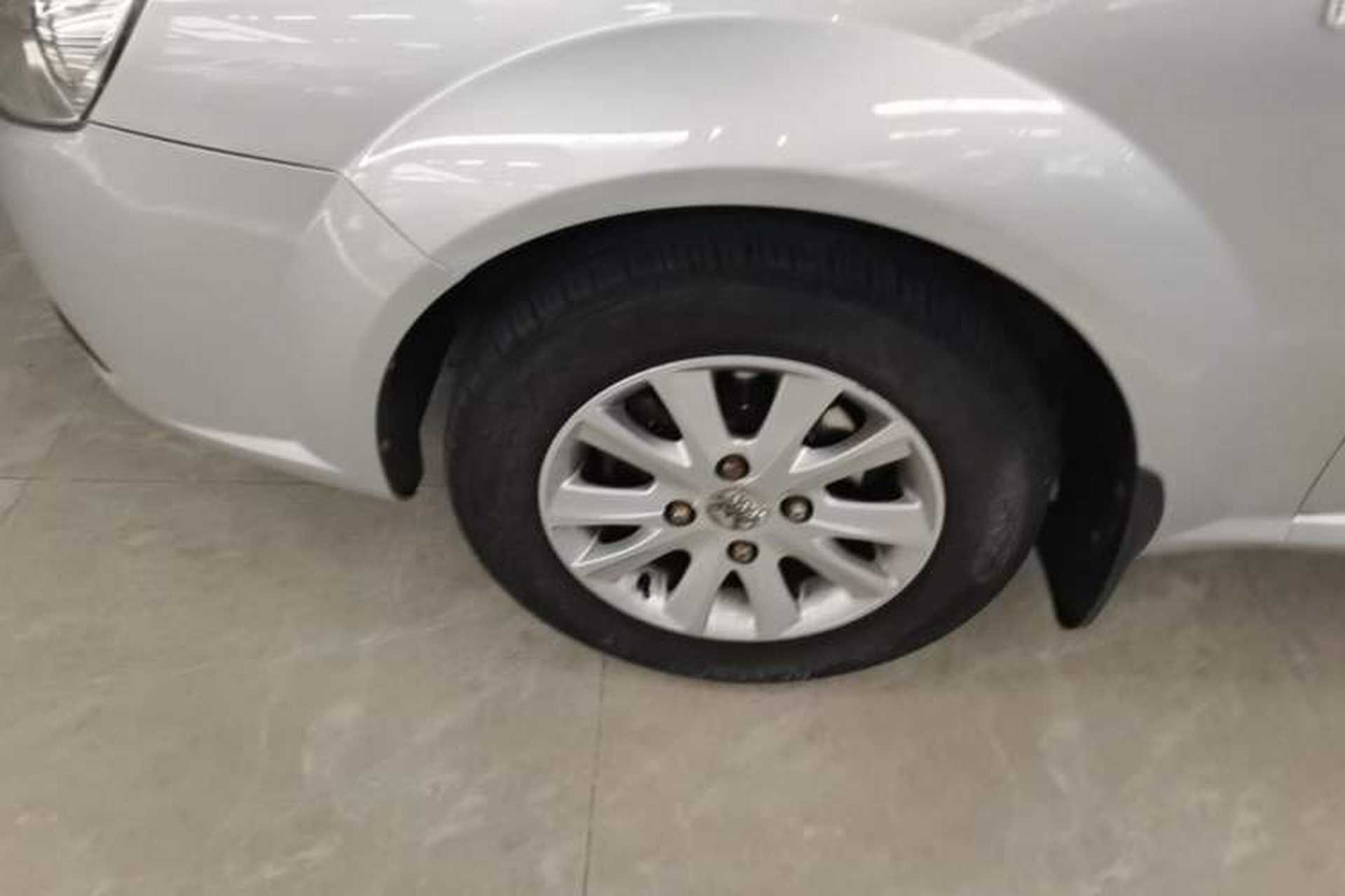 Used Buick Excelle 2013 1.5L Automatic Classic Model Exterior 4