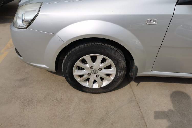 Used Buick Excelle 2013 1.5L Manual Classic Model Exterior 4