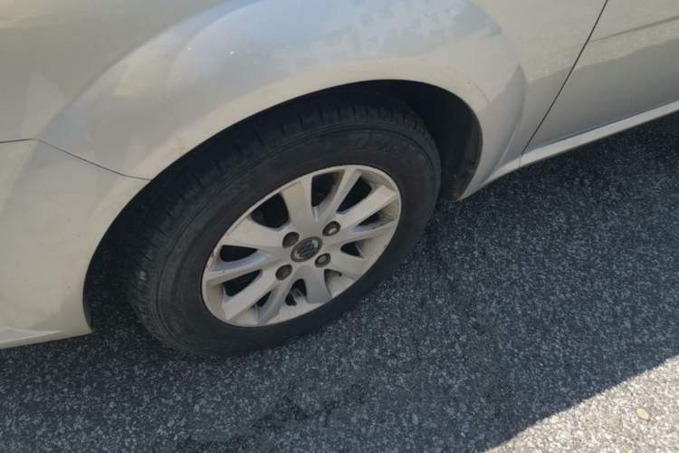 Used Buick Excelle 2013 1.5L Manual Classic Model Exterior 4
