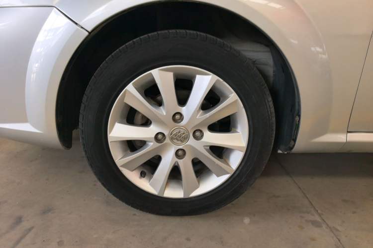 Used Buick Excelle 2013 1.5L Automatic Luxury Model Exterior 4