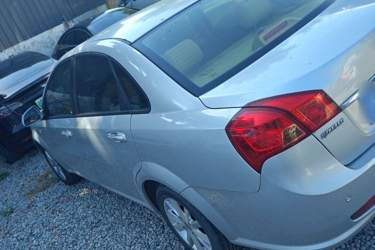 Used Buick Excelle 2013 1.5L Manual Luxury Model Exterior 5