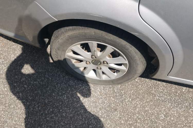 Used Buick Excelle 2013 1.5L Manual Classic Model Exterior 5